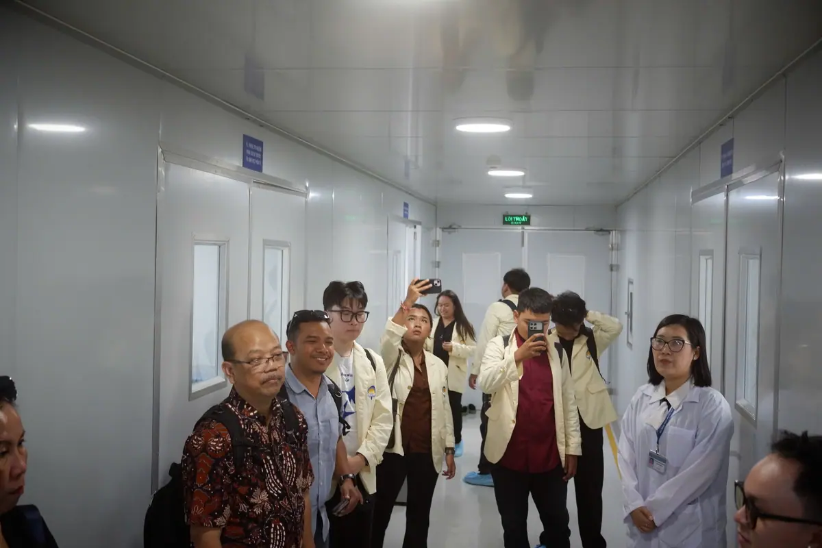 Gallery image - industry visit 7